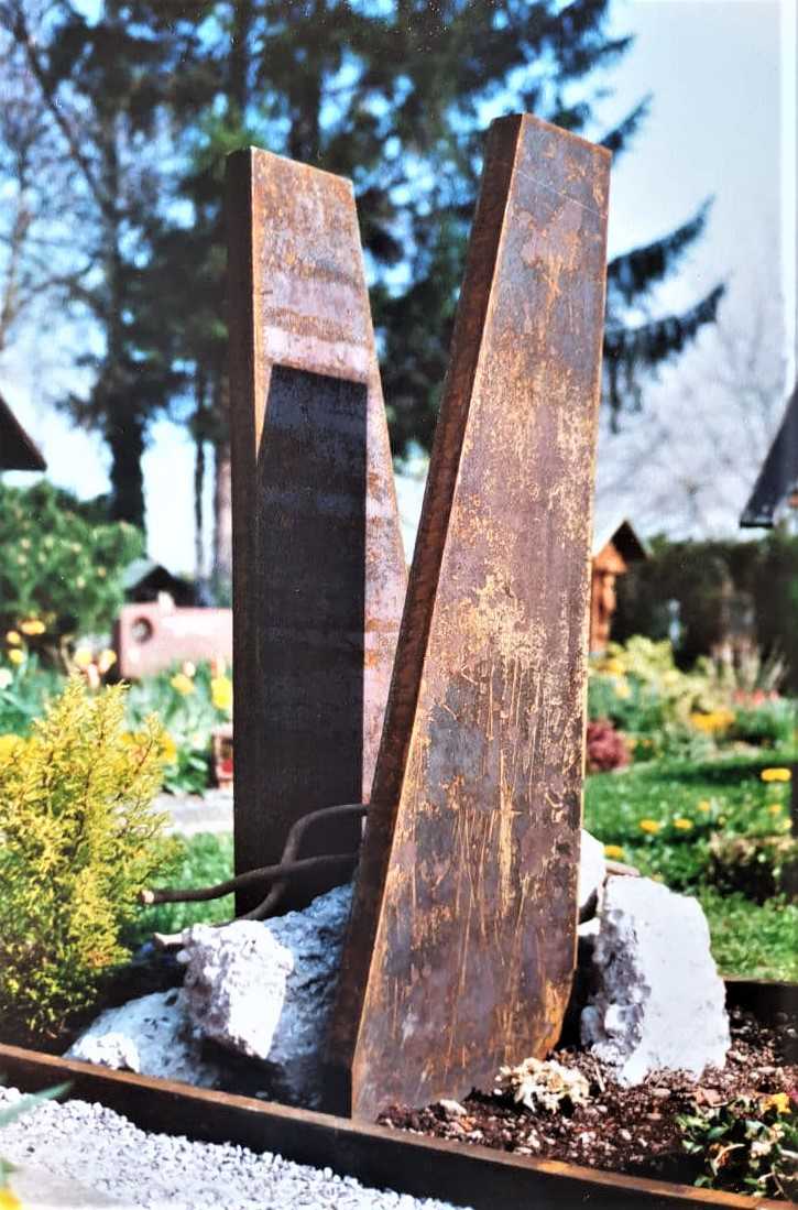 Grabmal "Porta" Friedhof Freiburg Künstler Christian Beisenherz-Huss