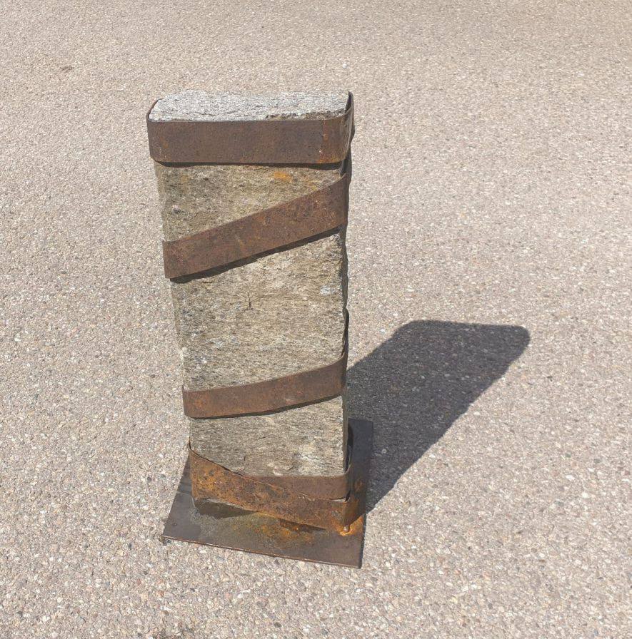Kunst und Wesen: "Umwunden" Skulptur Christian Beisenherz-Huss