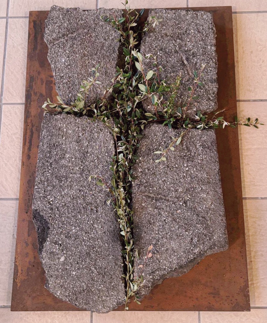 Karfreitag Altar Kreuz Kunst GoSpecial 2025